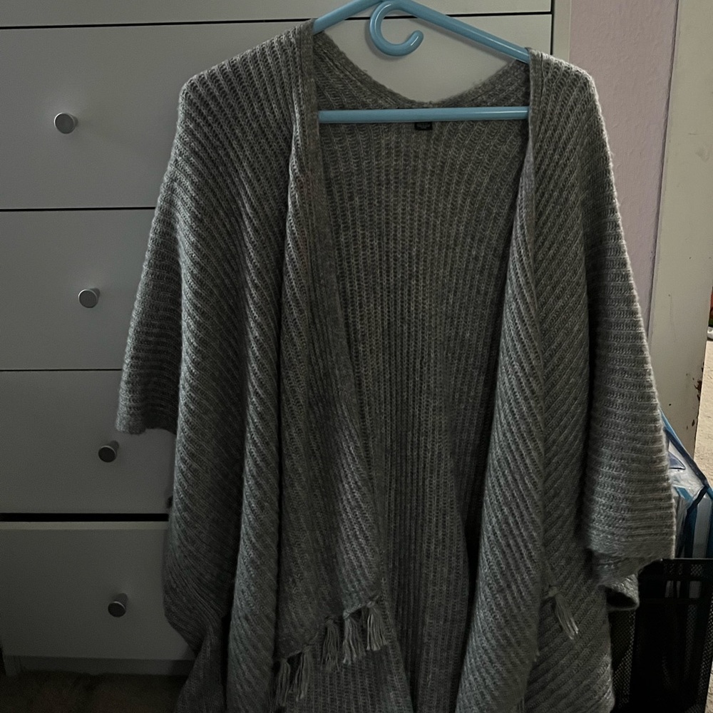 American Eagle O/S poncho/cardigan